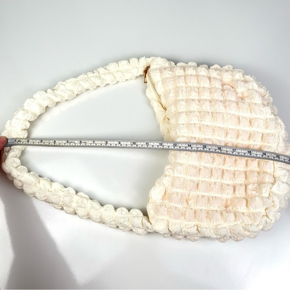 NEW Soft Puff Cloud Shoulder Bag - Off White Beige, Large Capacity - Picture 4 of 7